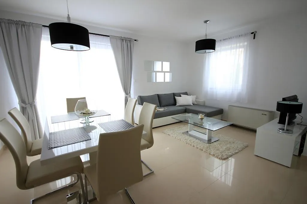 Villa Mantinela Apartments Malinska