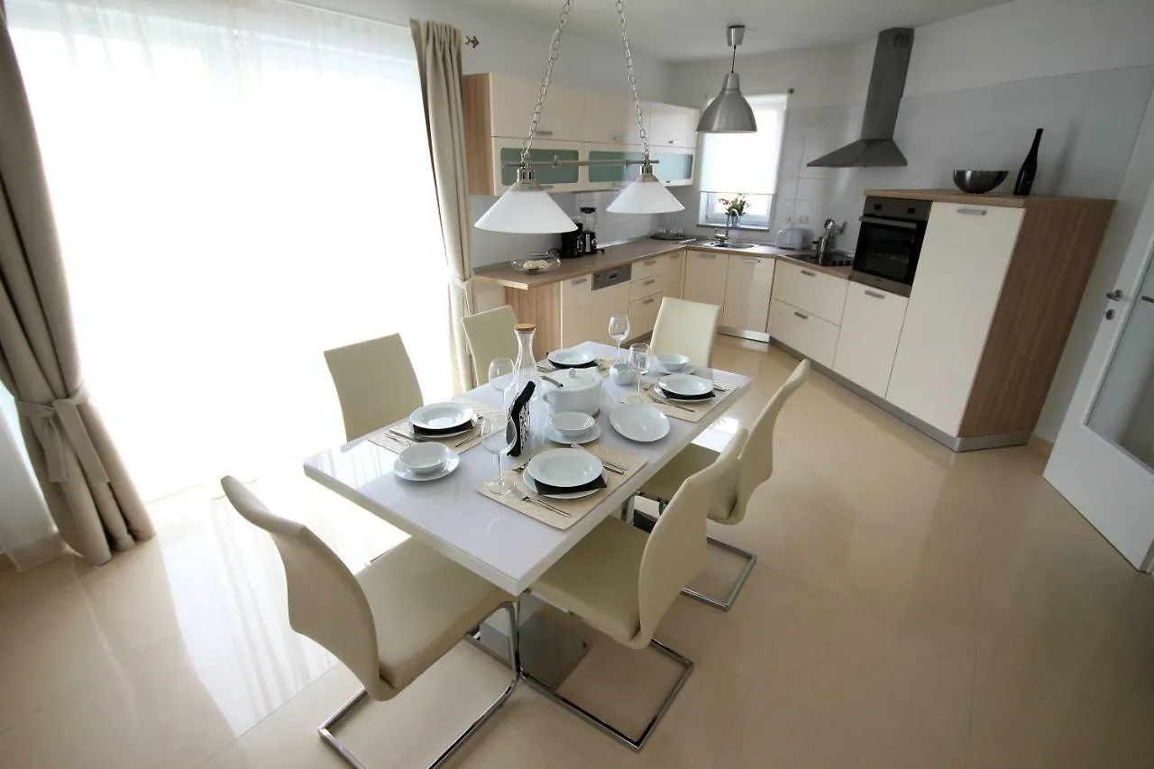 Villa Mantinela Apartments Malinska