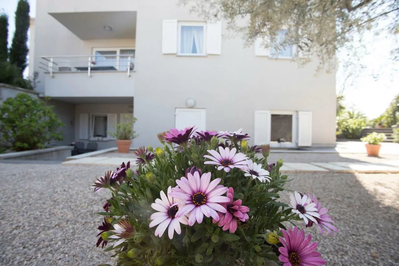 Villa Mantinela Apartments Malinska Kroatien